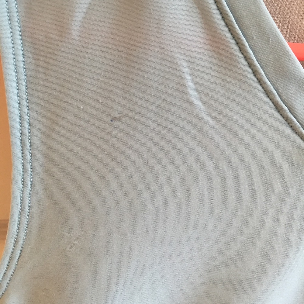Under armor tank - Picture 3 of 5